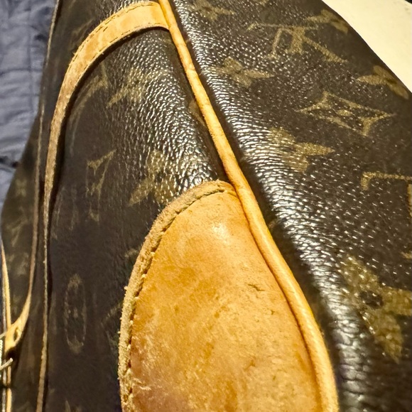 LV laptop briefcase/bag. This is in great shape. - Picture 5 of 9